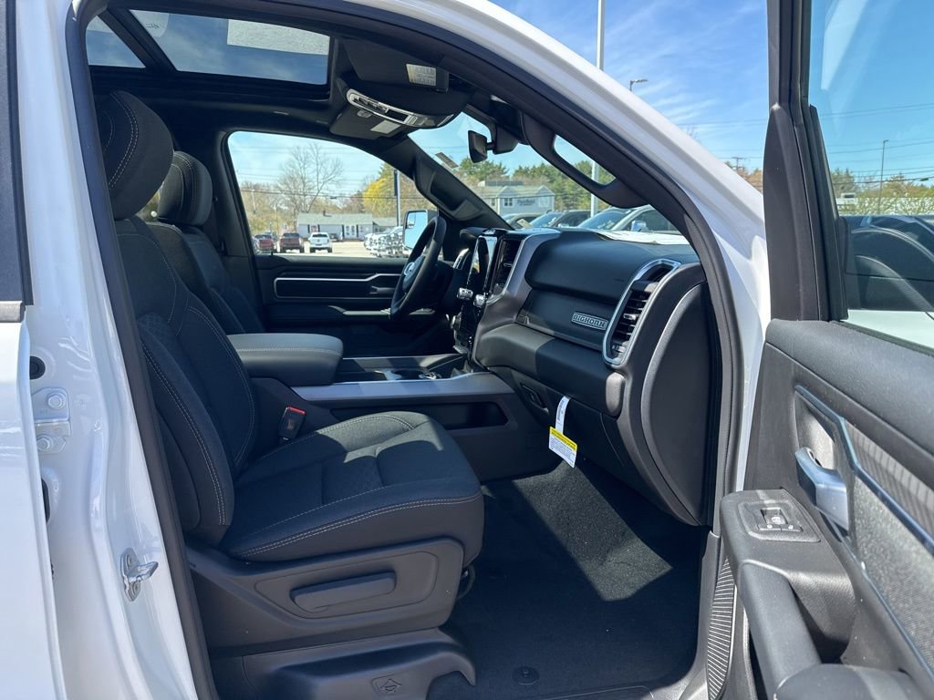New 2026 RAM 1500 4x4 Crew Cab image 29