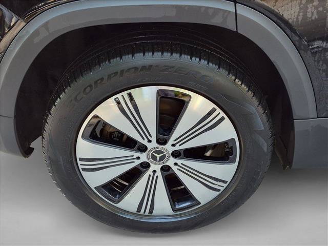 Used 2023 Mercedes-Benz EQB 300 4MATIC w/ Exclusive Package image 20
