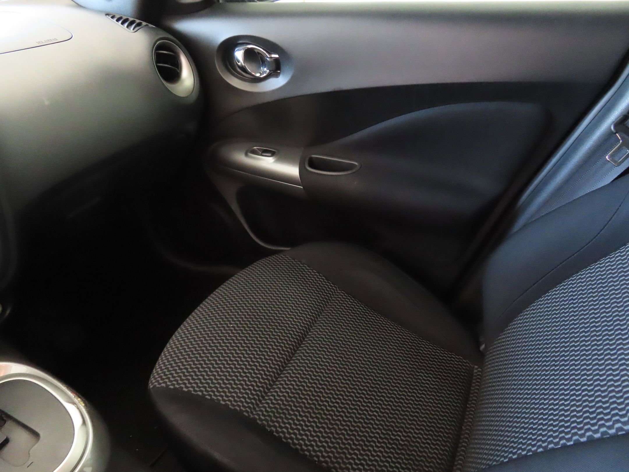 Used 2016 Nissan Juke S FWD image 21