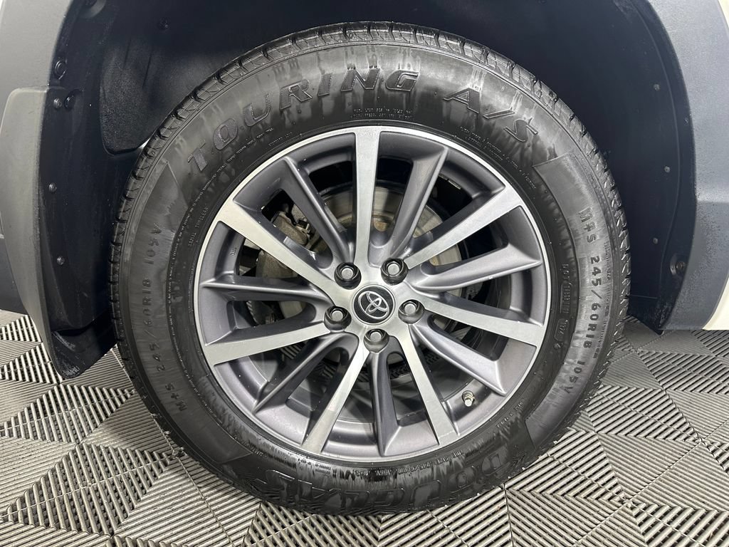 Used 2018 Toyota Highlander XLE AWD/4WD image 13