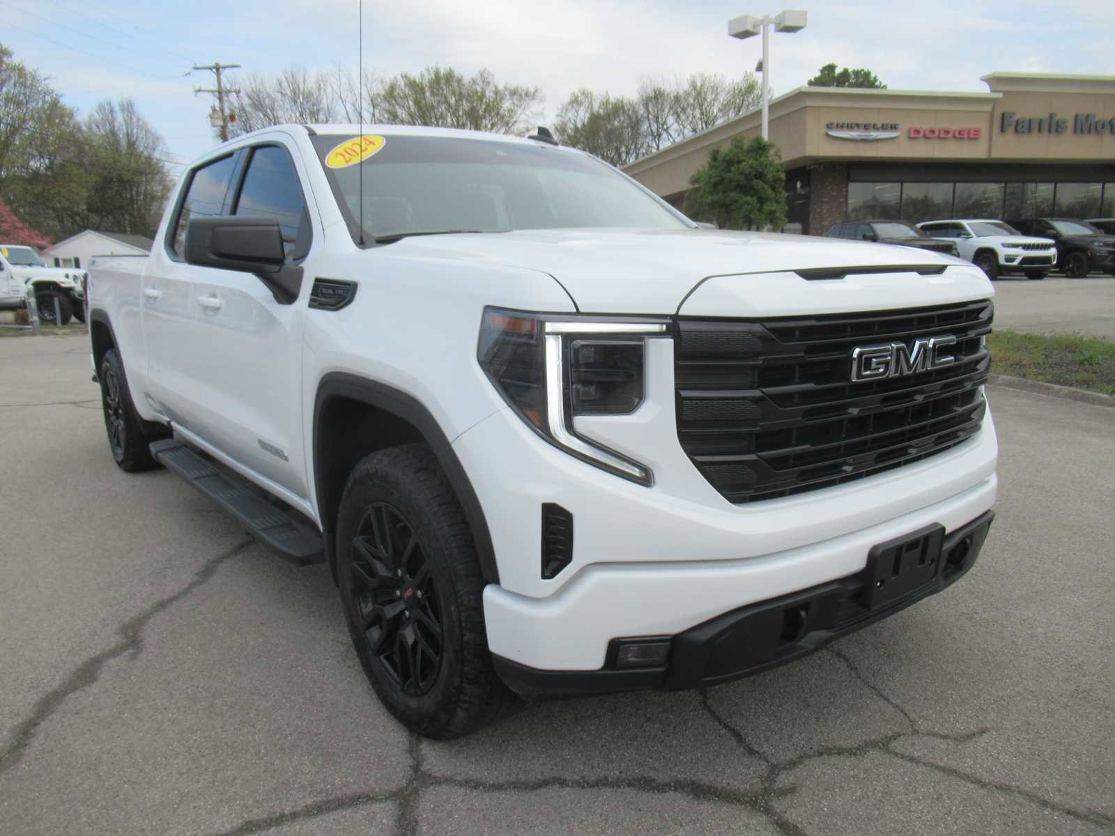 Used 2024 GMC Sierra 1500 Elevation w/ Preferred Package image 14