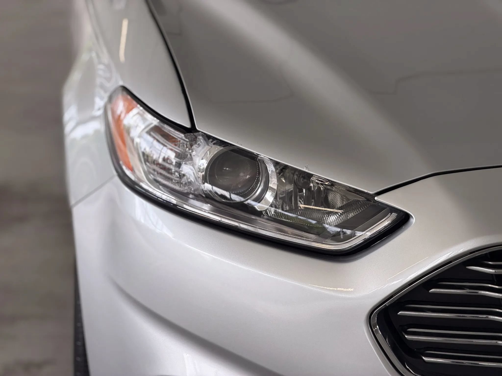 Used 2014 Ford Fusion SE w/ Equipment Group 202A FWD image 10