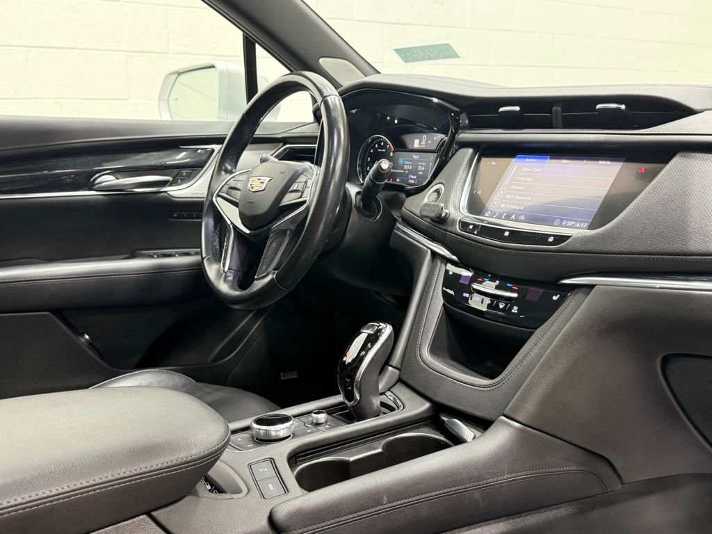 Used 2020 Cadillac XT5 Premium Luxury w/ LPO, Floor Liner Package image 37