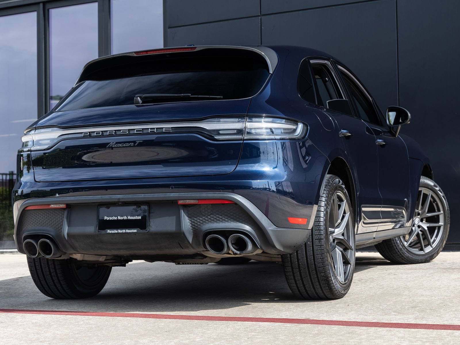 Certified 2023 Porsche Macan Turbo AWD/4WD image 11