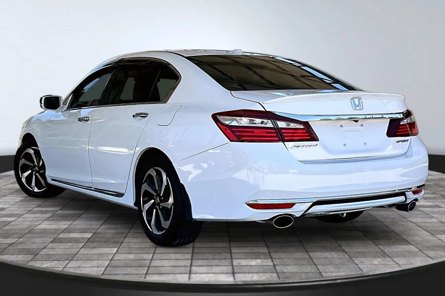 Used 2016 Honda Accord EX-L image 4