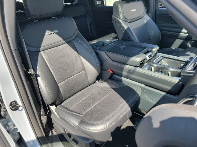 New 2027 Ford Expedition Platinum w/ Stealth Appearance Package AWD/4WD image 18