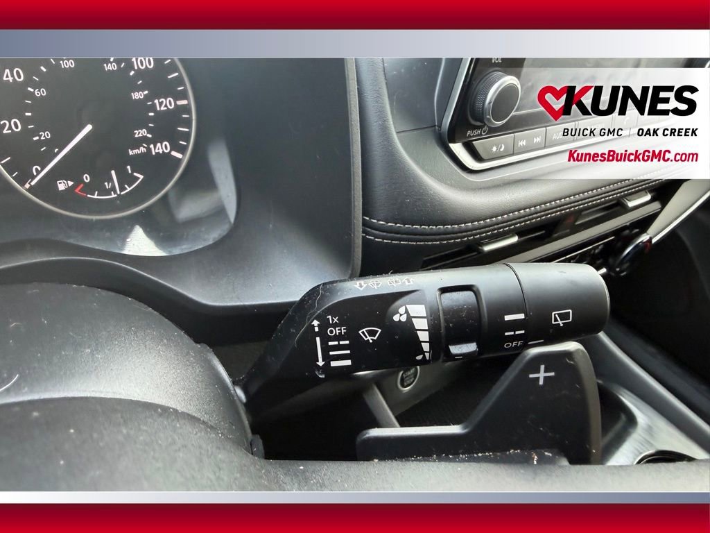 Used 2023 Nissan Rogue S AWD/4WD image 13