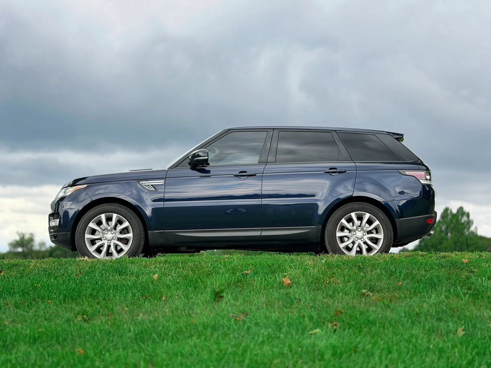Used 2016 Land Rover Range Rover Sport HSE AWD/4WD image 9