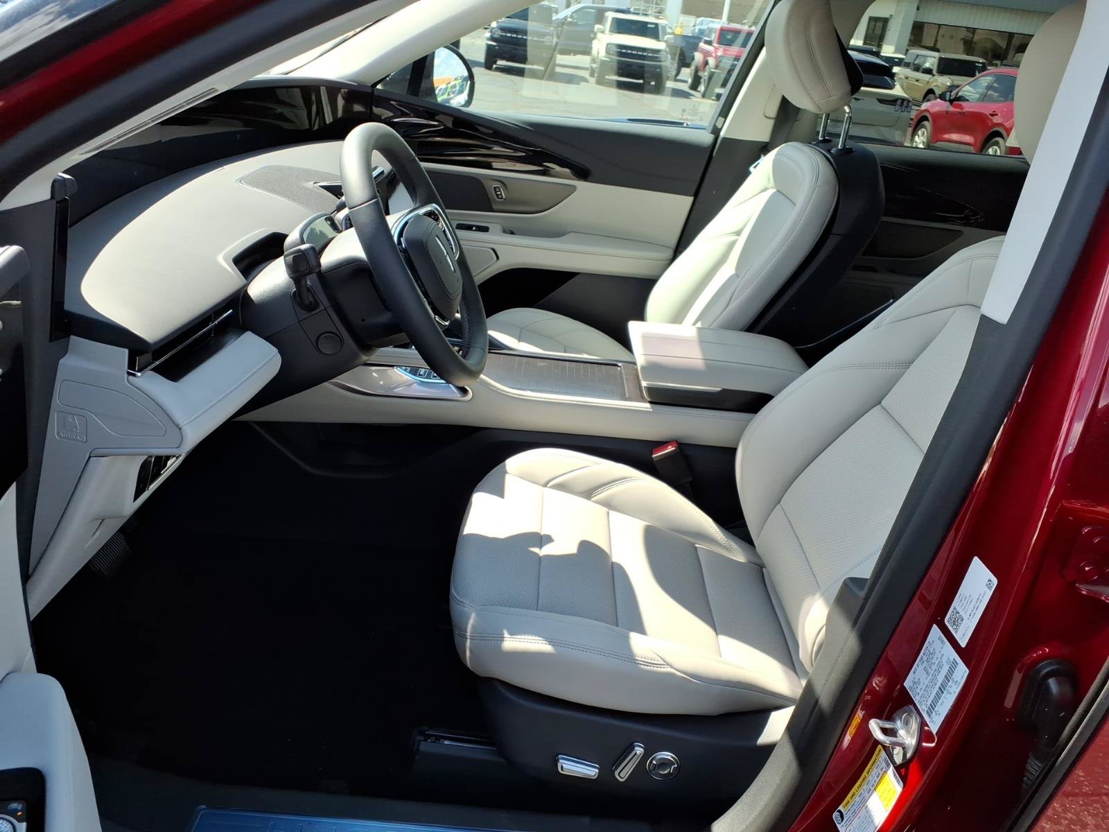 New 2026 Lincoln Nautilus Premier AWD/4WD image 4