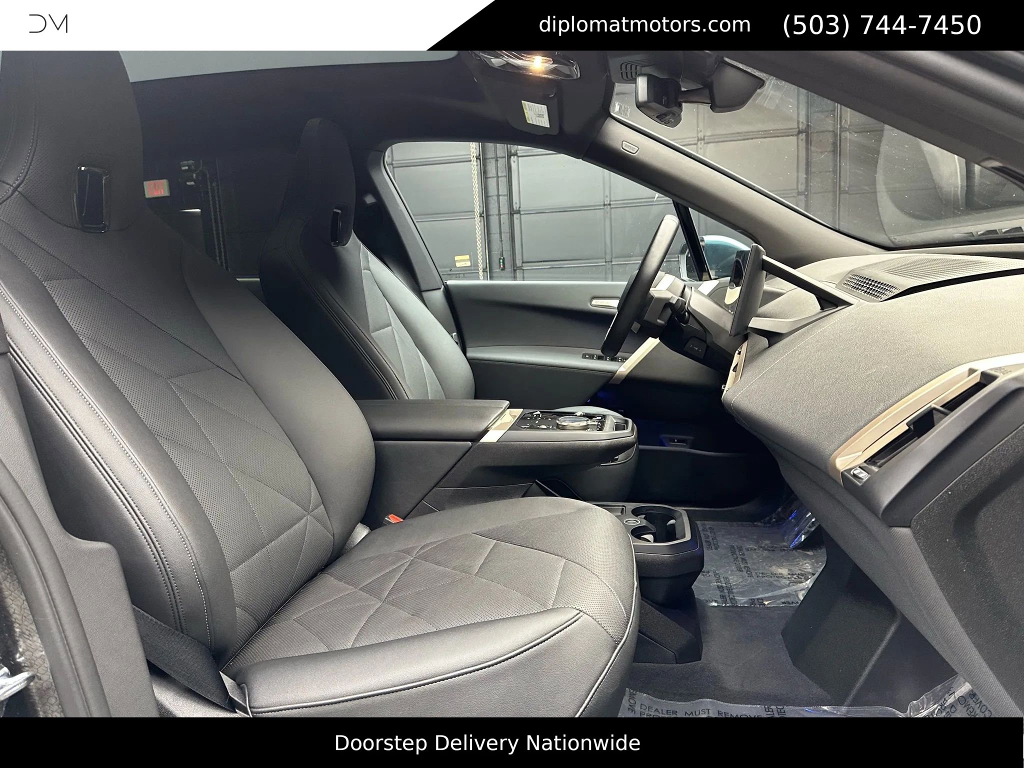 Used 2025 BMW iX xDrive50 w/ Premium Package image 19