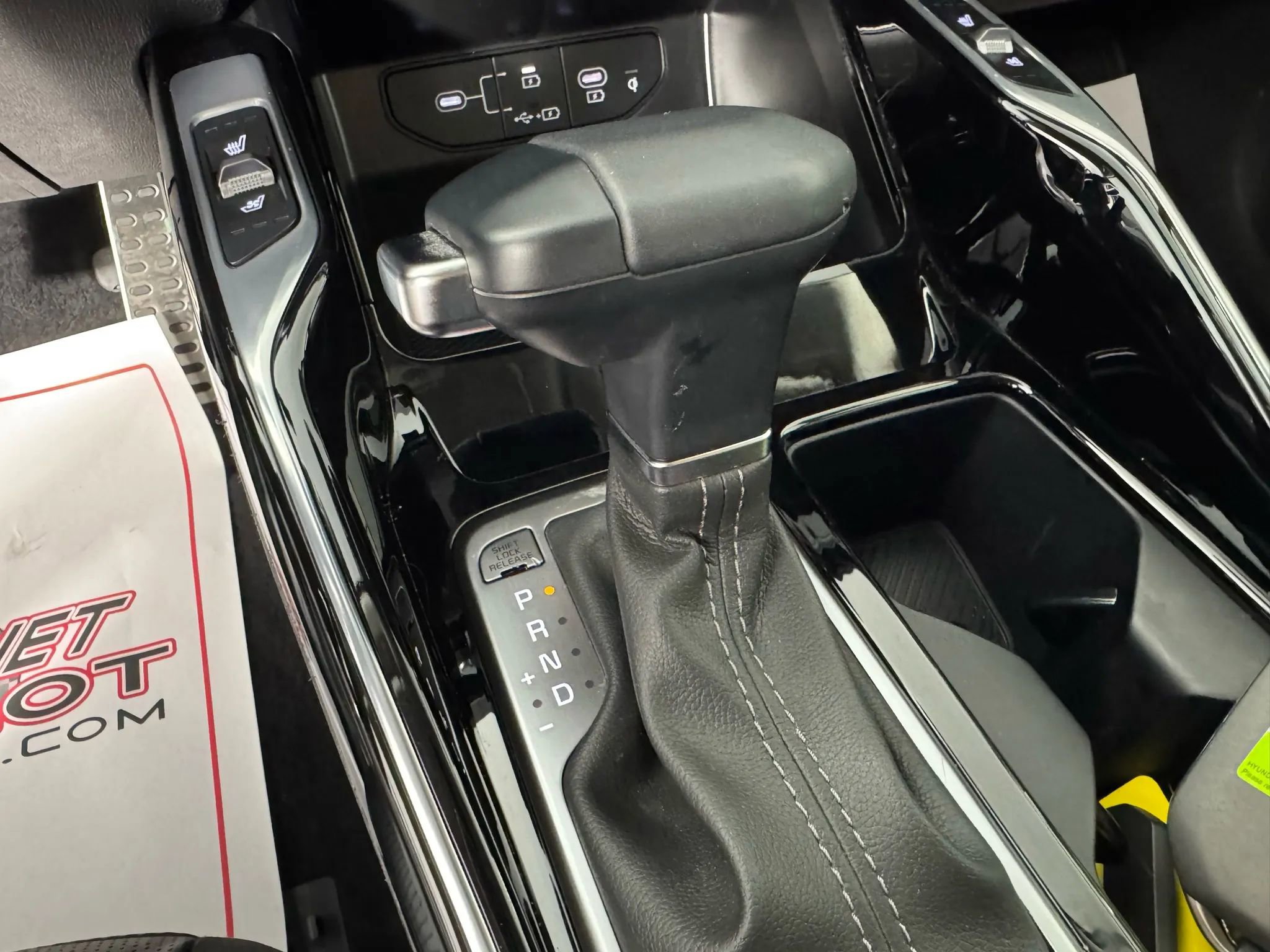 Used 2025 Kia Sorento SX image 22