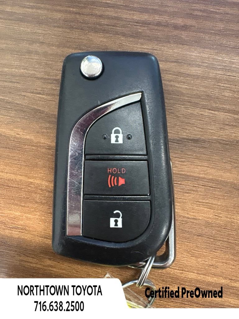 Used 2024 Toyota RAV4 LE AWD/4WD image 29