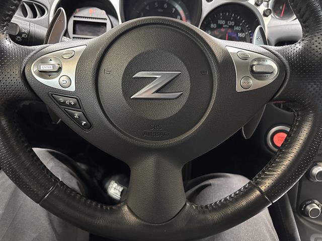 Used 2018 Nissan 370Z Touring RWD image 16