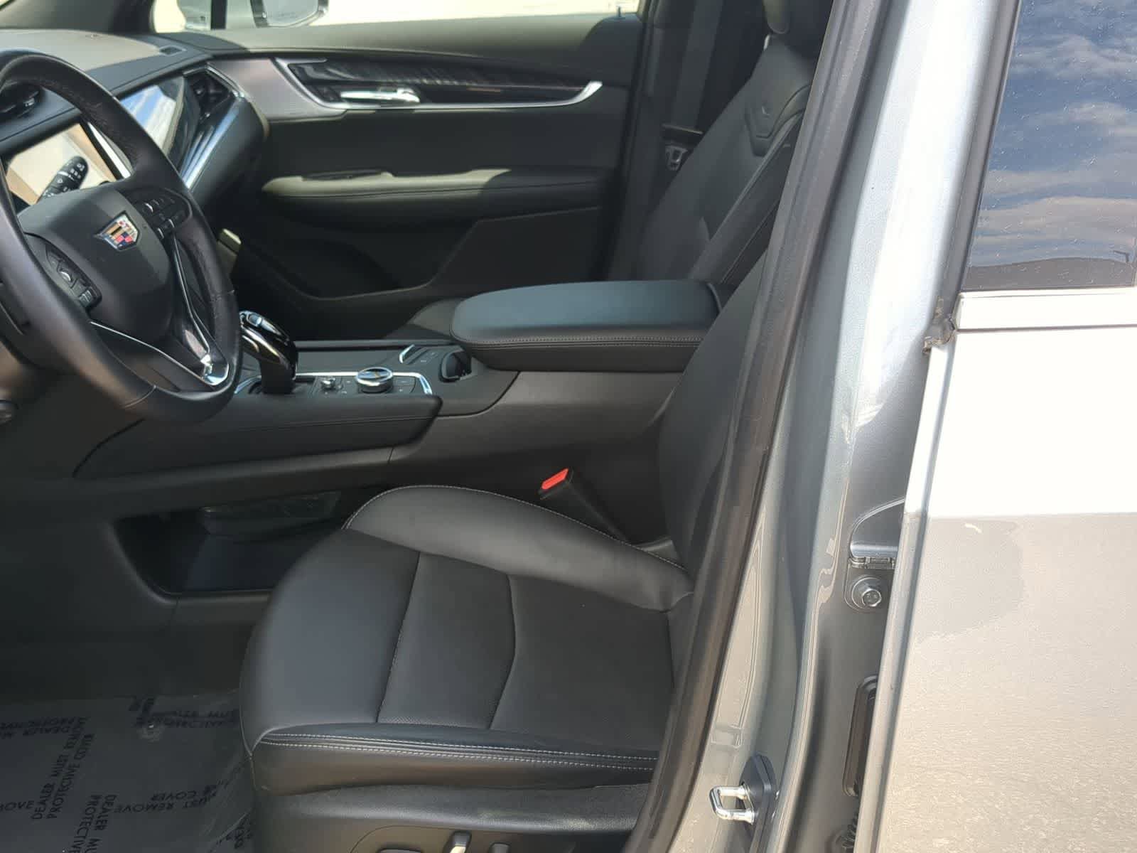 Used 2024 Cadillac XT6 Premium Luxury AWD/4WD image 16