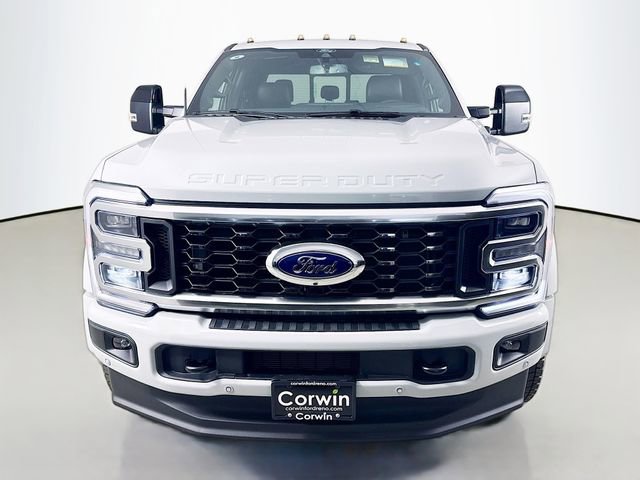 New 2025 Ford F450 Platinum w/ FX4 Off-Road Package image 2