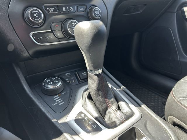 Used 2015 Jeep Cherokee Trailhawk w/ Comfort/Convenience Group image 42