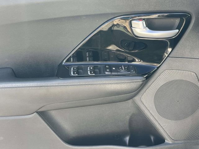 Used 2022 Kia Niro LXS image 25
