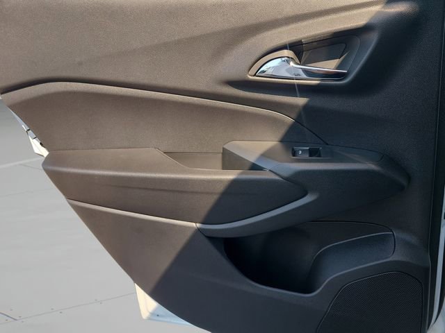 New 2026 Chevrolet Trax LT w/ Midnight Edition FWD image 12