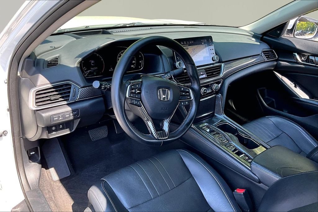 Used 2018 Honda Accord Touring image 14