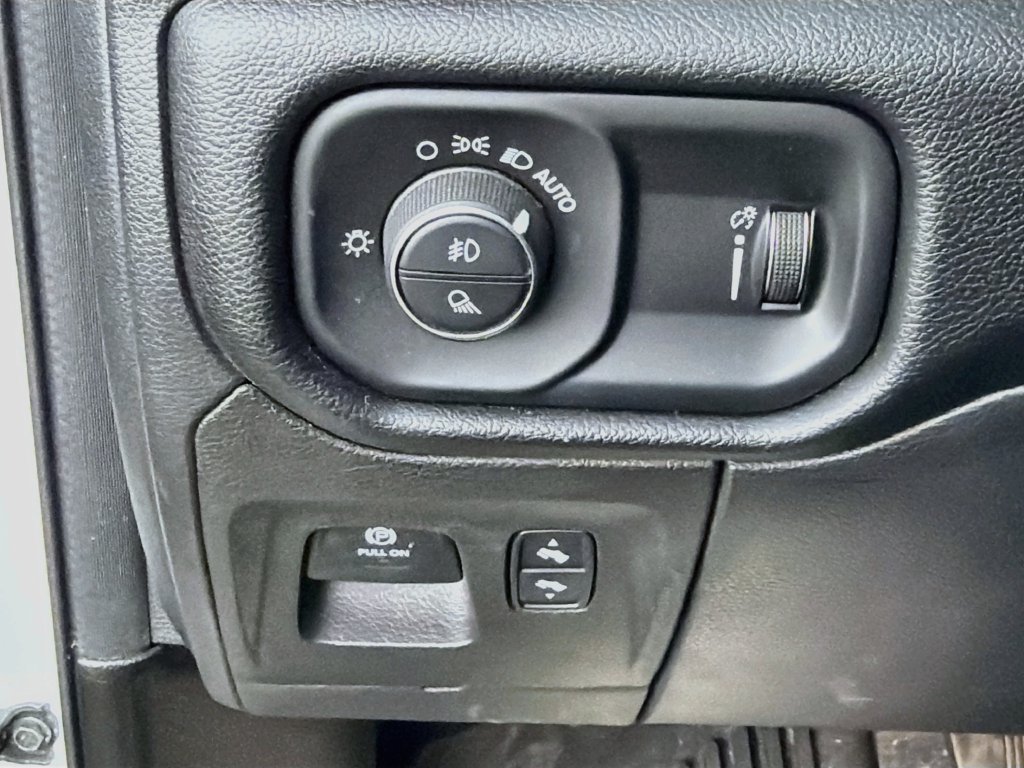 Used 2022 RAM 1500 Big Horn AWD/4WD image 10