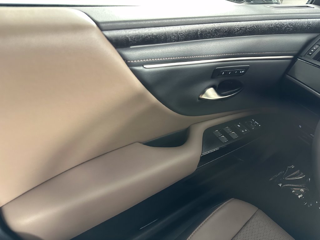 Used 2024 Lexus ES 350 w/ Premium Package FWD image 35