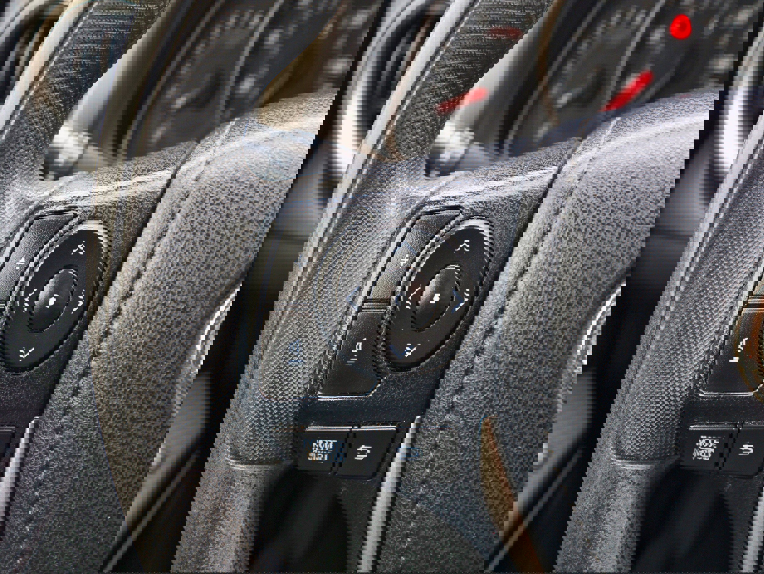 Used 2014 Toyota RAV4 LE image 19