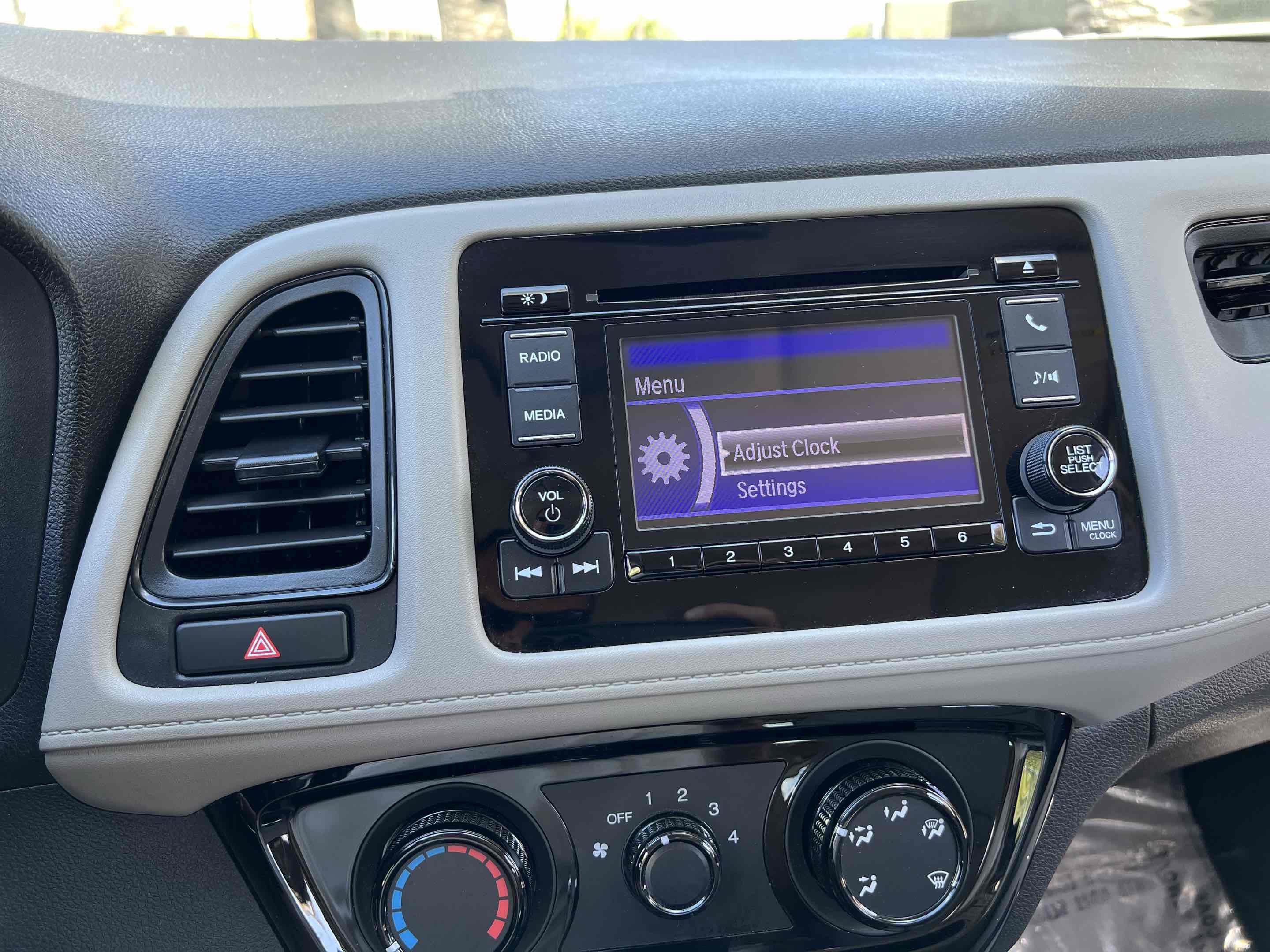 Used 2022 Honda HR-V LX image 43