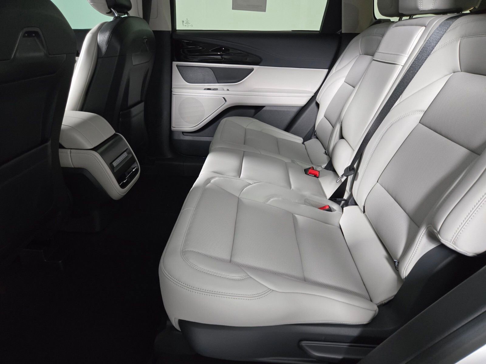 New 2026 Lincoln Nautilus Premier w/ Jet Appearance Package image 13