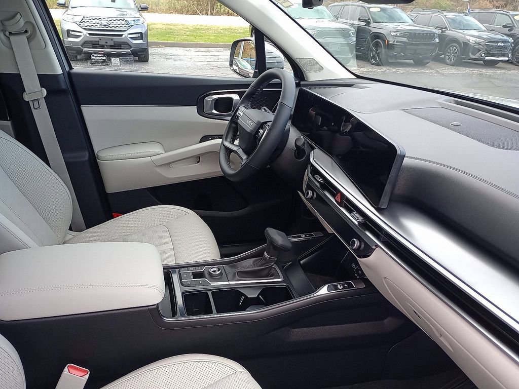 New 2026 Kia Sorento S w/ S Panoramic Sunroof Package FWD image 7