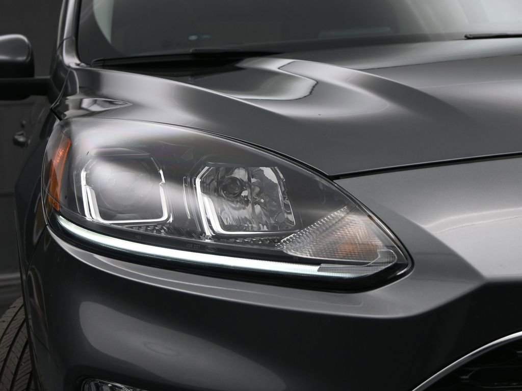 Used 2022 Ford Escape SEL w/ Technology Package AWD/4WD image 10