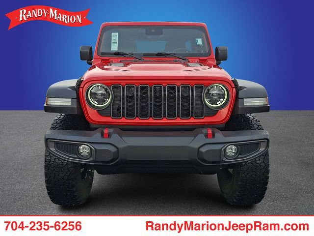 Used 2024 Jeep Wrangler Unlimited Rubicon w/ Technology Group image 2