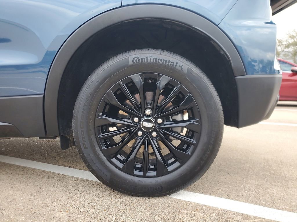 Used 2024 Cadillac XT4 Premium Luxury image 9