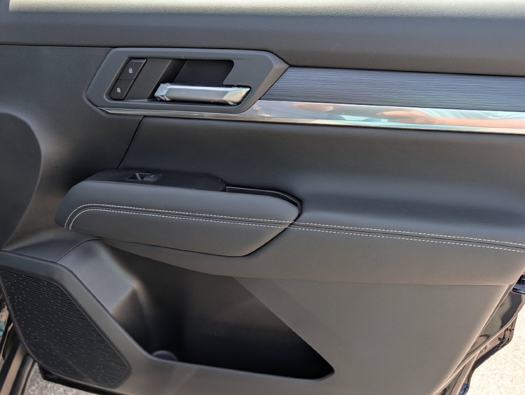 New 2027 GMC Terrain Elevation w/ Elevation Premium Package FWD image 33