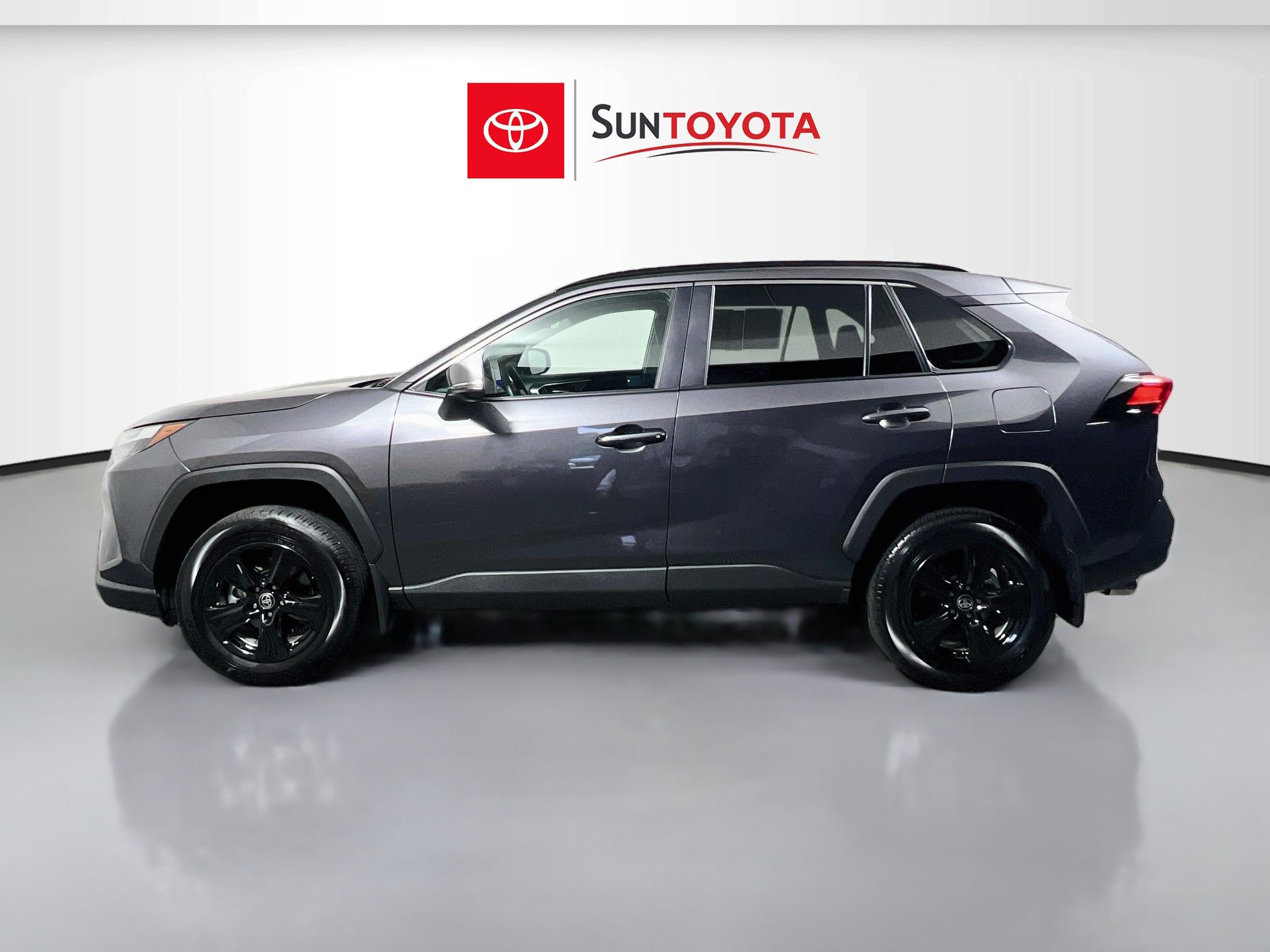 Used 2025 Toyota RAV4 XLE w/ Convenience Package FWD image 7