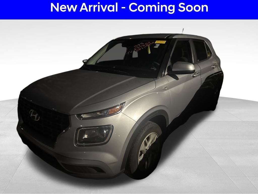 Used 2025 Hyundai Venue SE FWD image 2