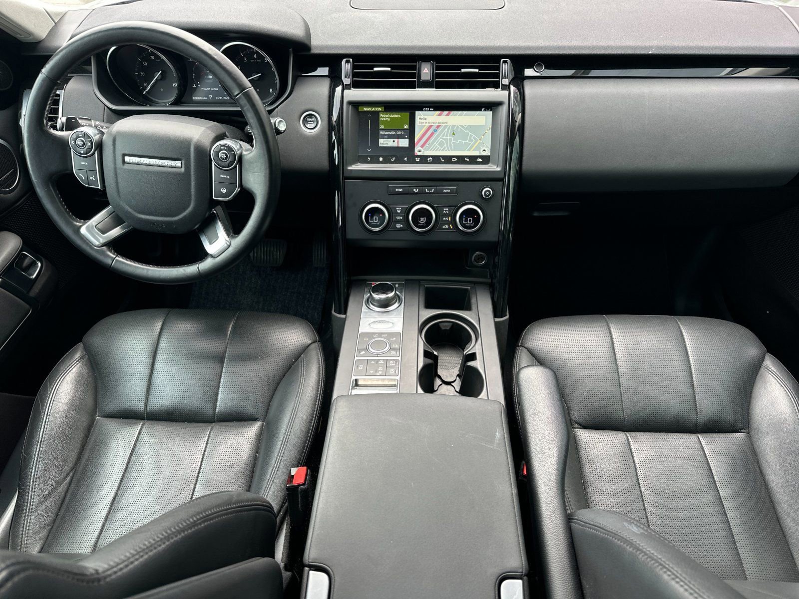 Used 2018 Land Rover Discovery SE image 12