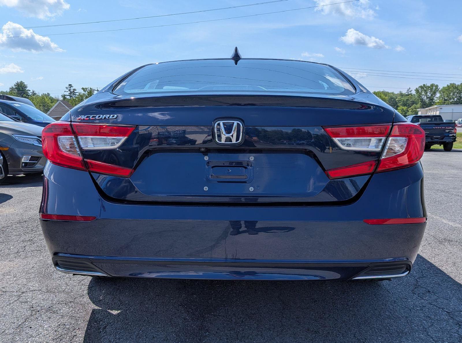 Used 2019 Honda Accord EX image 9