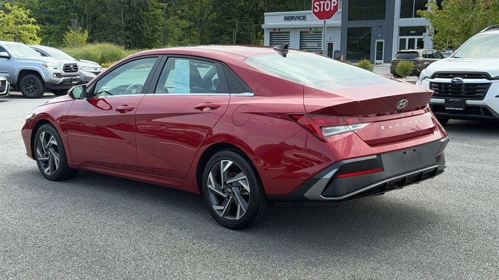 Used 2025 Hyundai Elantra Limited w/ Cargo Package FWD image 6