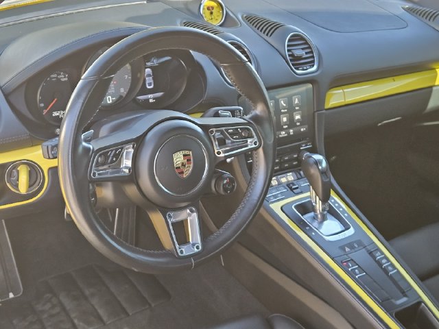 Used 2017 Porsche 718 Cayman S RWD image 13