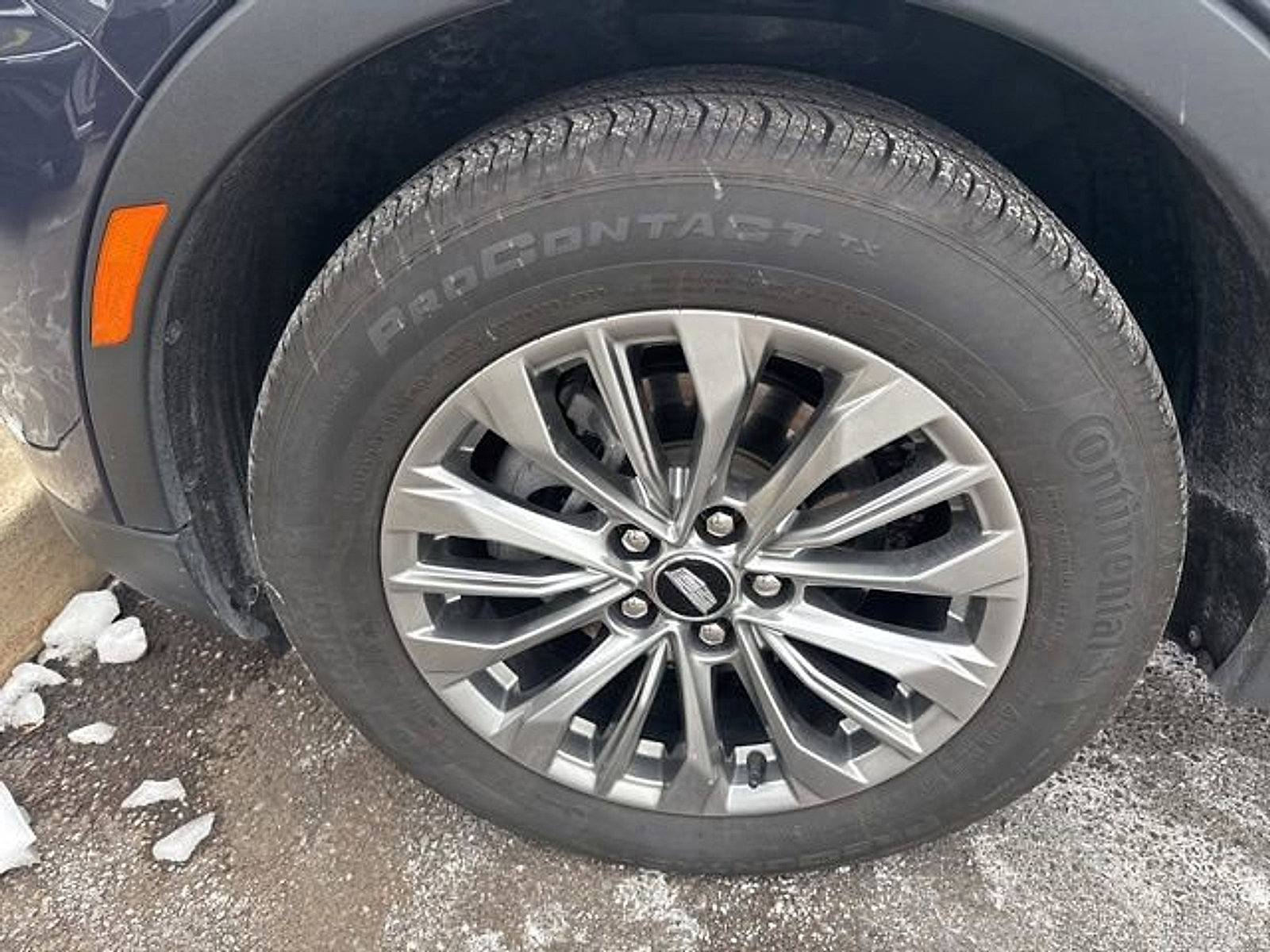 Certified 2024 Cadillac XT4 Premium Luxury w/ Cold Weather Package image 9