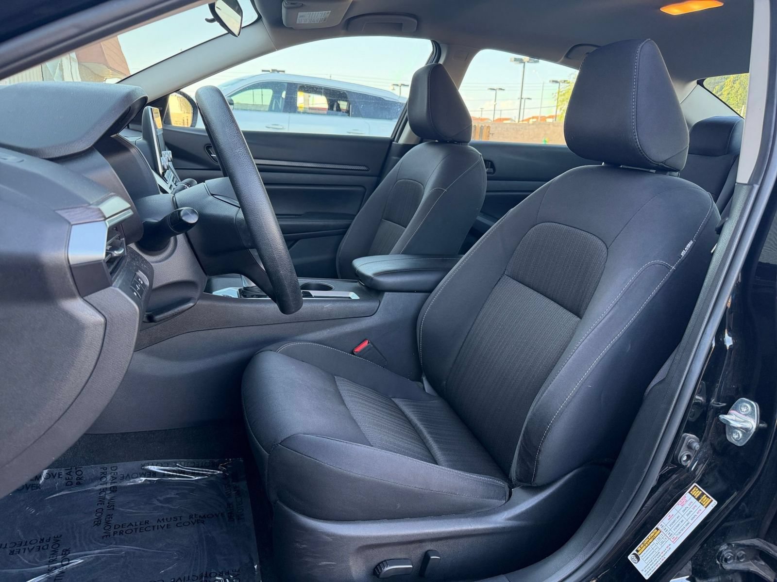 Used 2025 Nissan Altima 2.5 SV FWD image 36