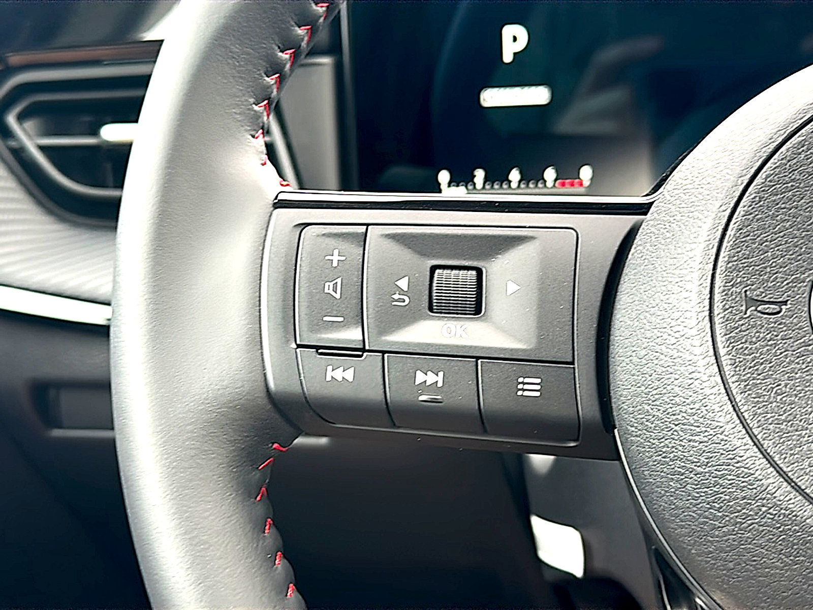 New 2026 Nissan Kicks SR w/ Cold Weather Package FWD image 19