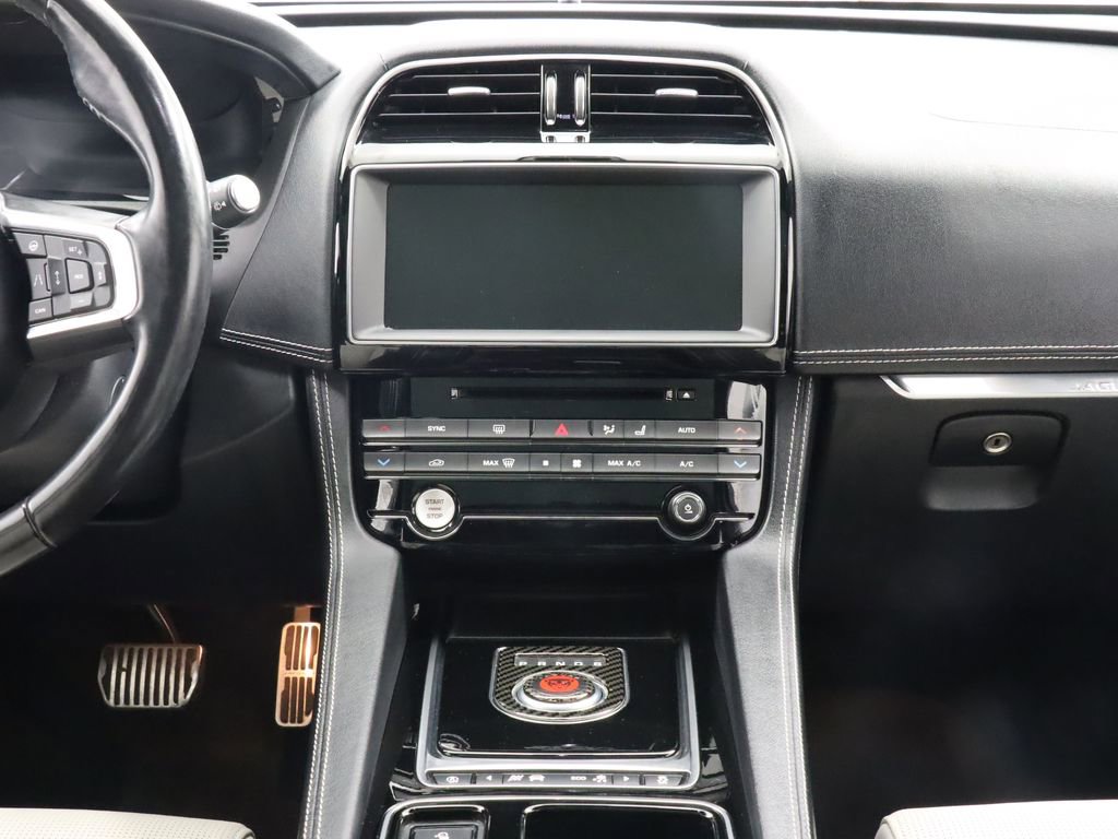 Used 2019 Jaguar F-PACE R-Sport AWD/4WD image 26