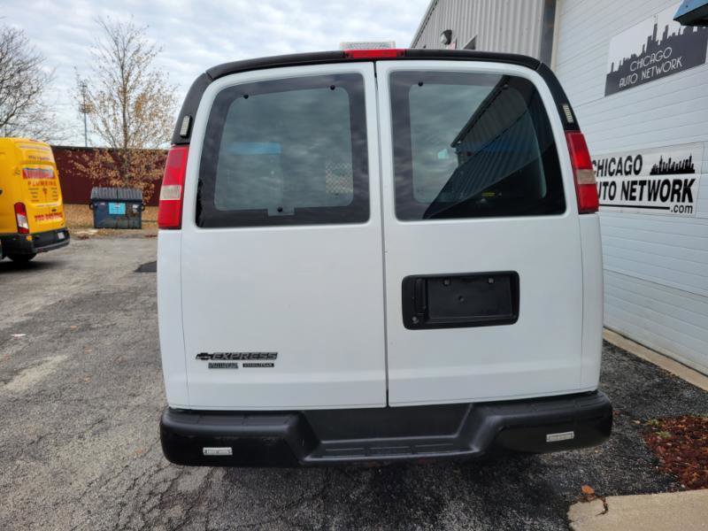 Used 2016 Chevrolet Express 2500 image 9