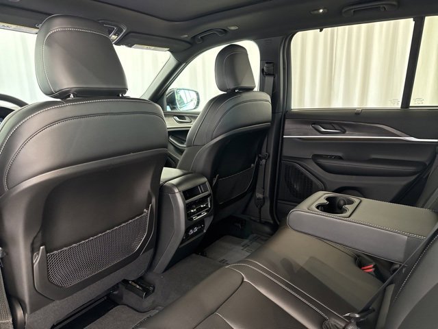 New 2025 Jeep Grand Cherokee Limited w/ Luxury Tech Group II image 37