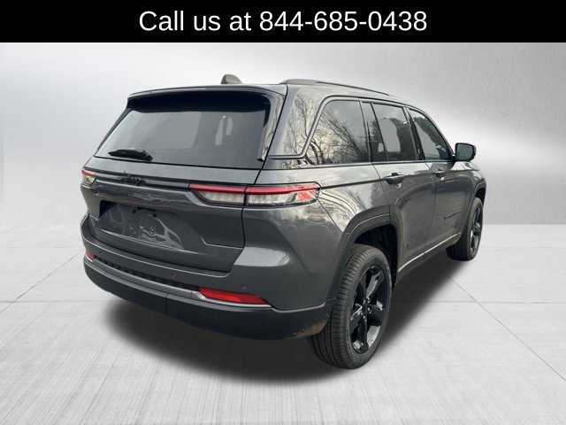 New 2026 Jeep Grand Cherokee Limited w/ Luxury Tech Group II RWD image 5