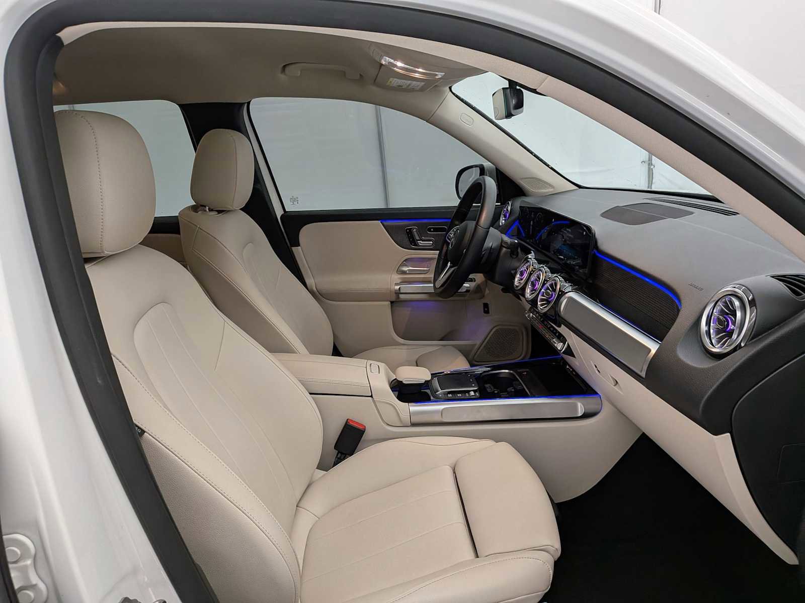 Used 2022 Mercedes-Benz EQB 300 4MATIC image 22