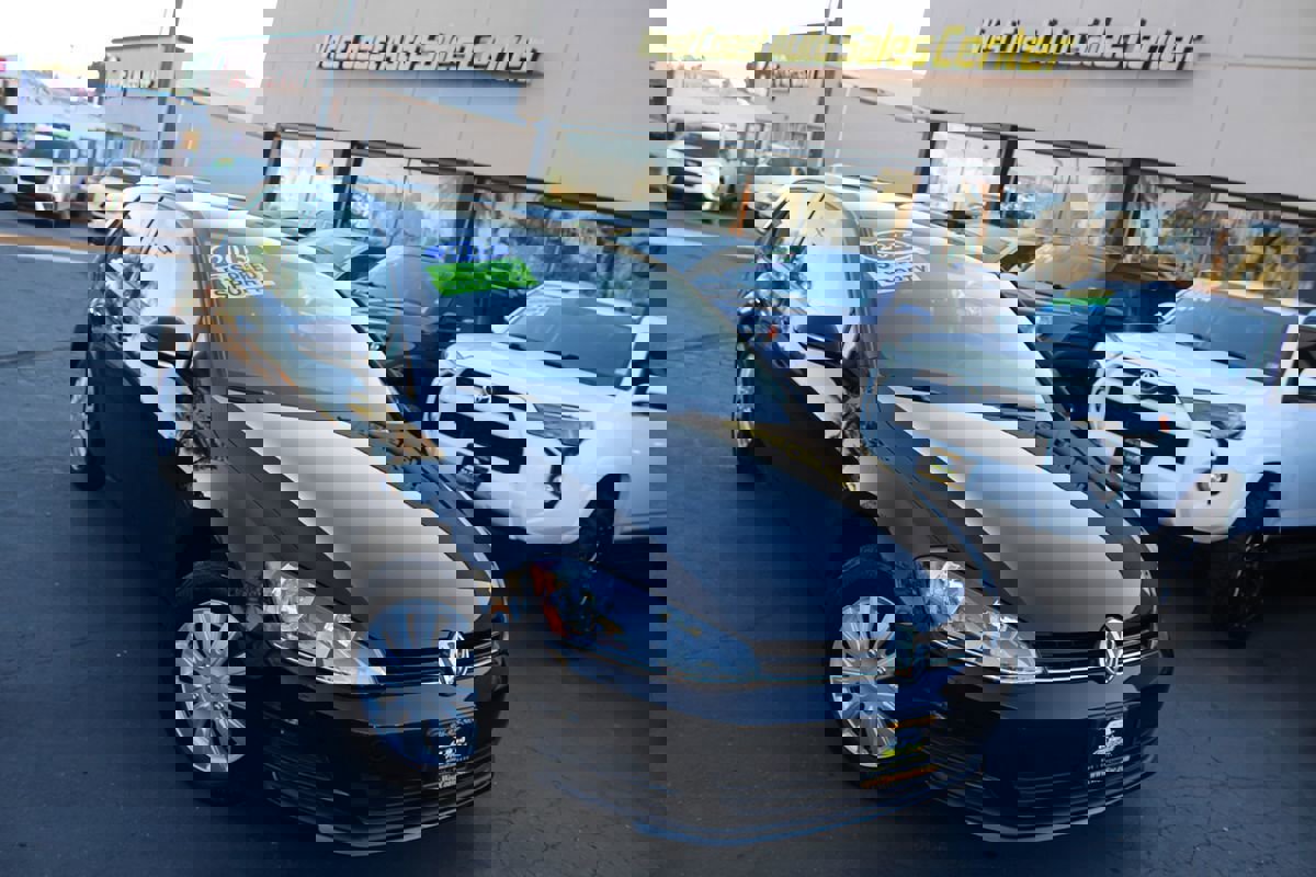 Used 2015 Volkswagen Golf Launch Edition image 31