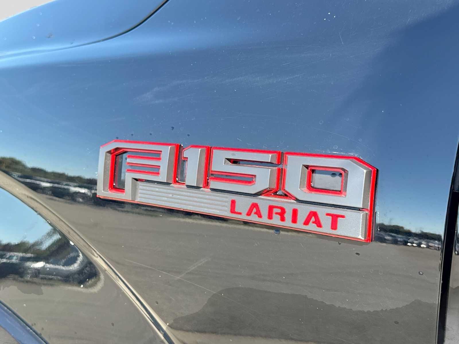 Used 2018 Ford F150 Lariat w/ Equipment Group 502A Luxury AWD/4WD image 12