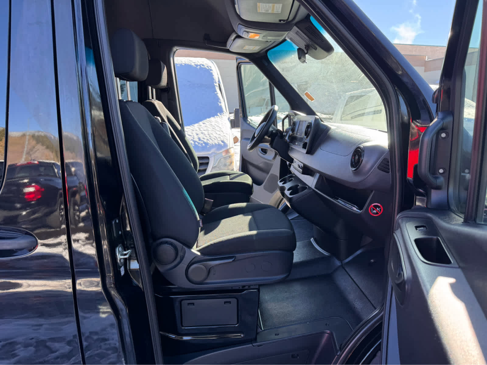 Used 2019 Freightliner Sprinter 2500 image 8
